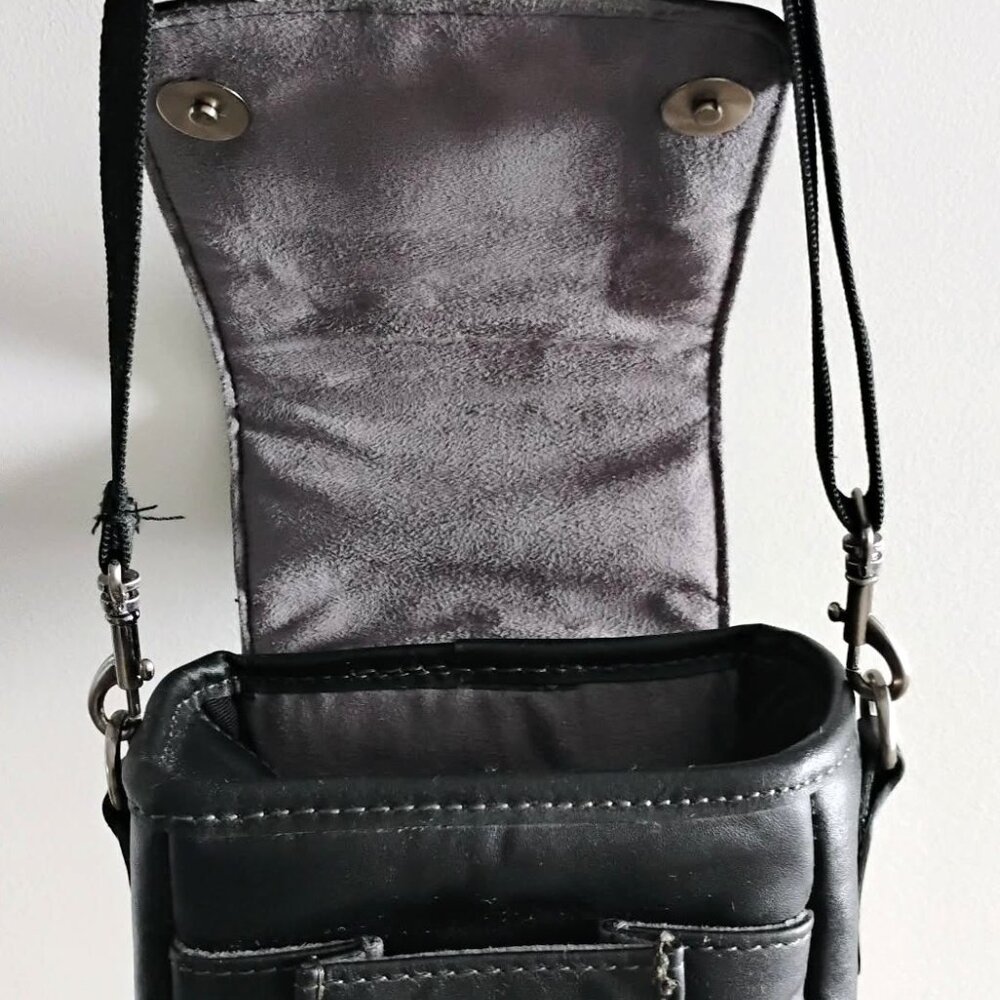 Icon Camera Bag with Adjustable Strap - Picture 8 of 11